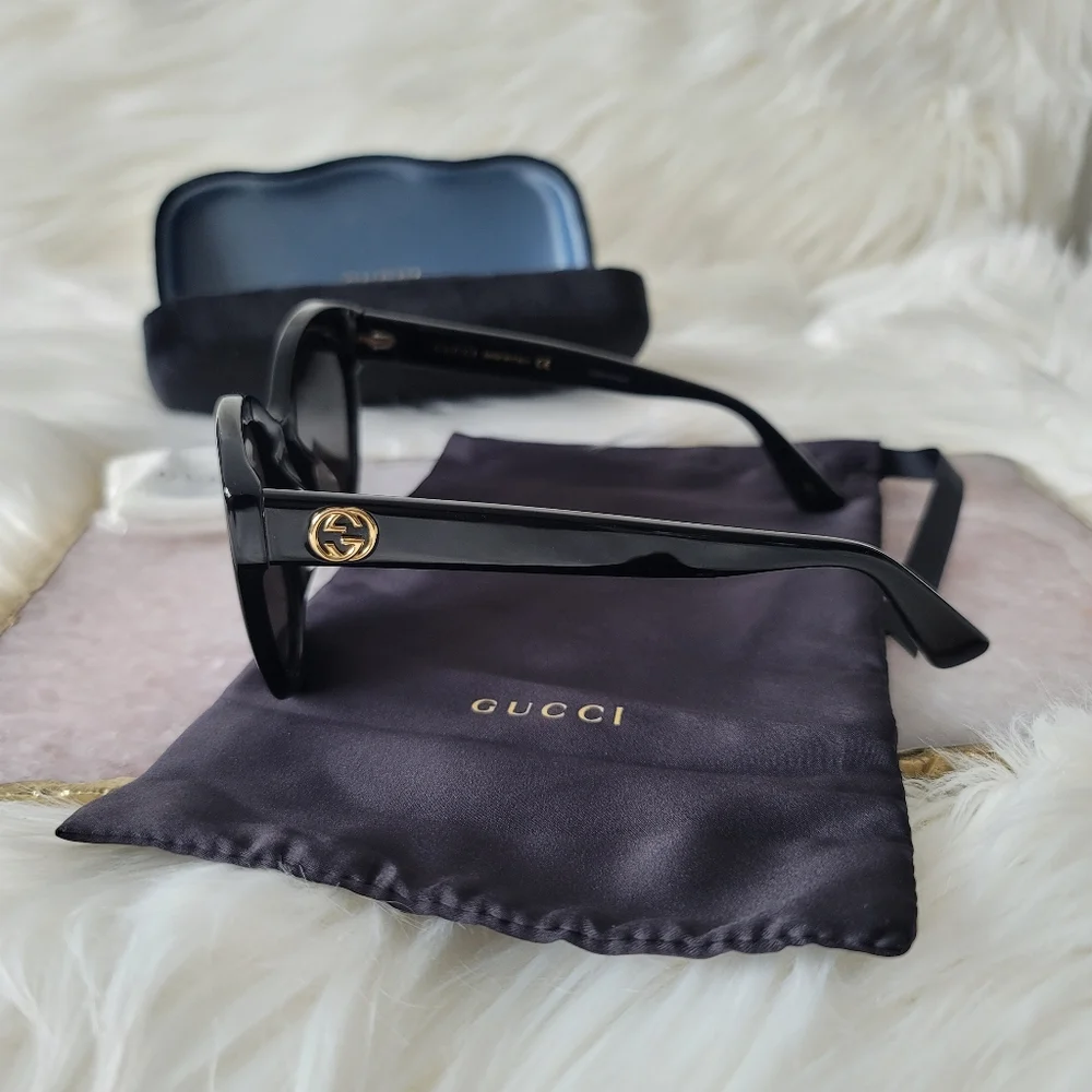 NEW Large Gucci Sunglasses with Gold Logo and Case - Picture 2 of 14